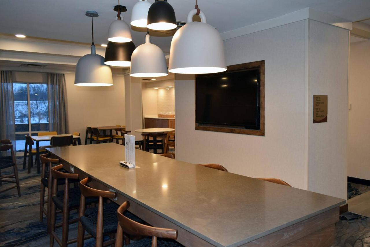 | Fairfield by Marriott Youngstown/Austintown