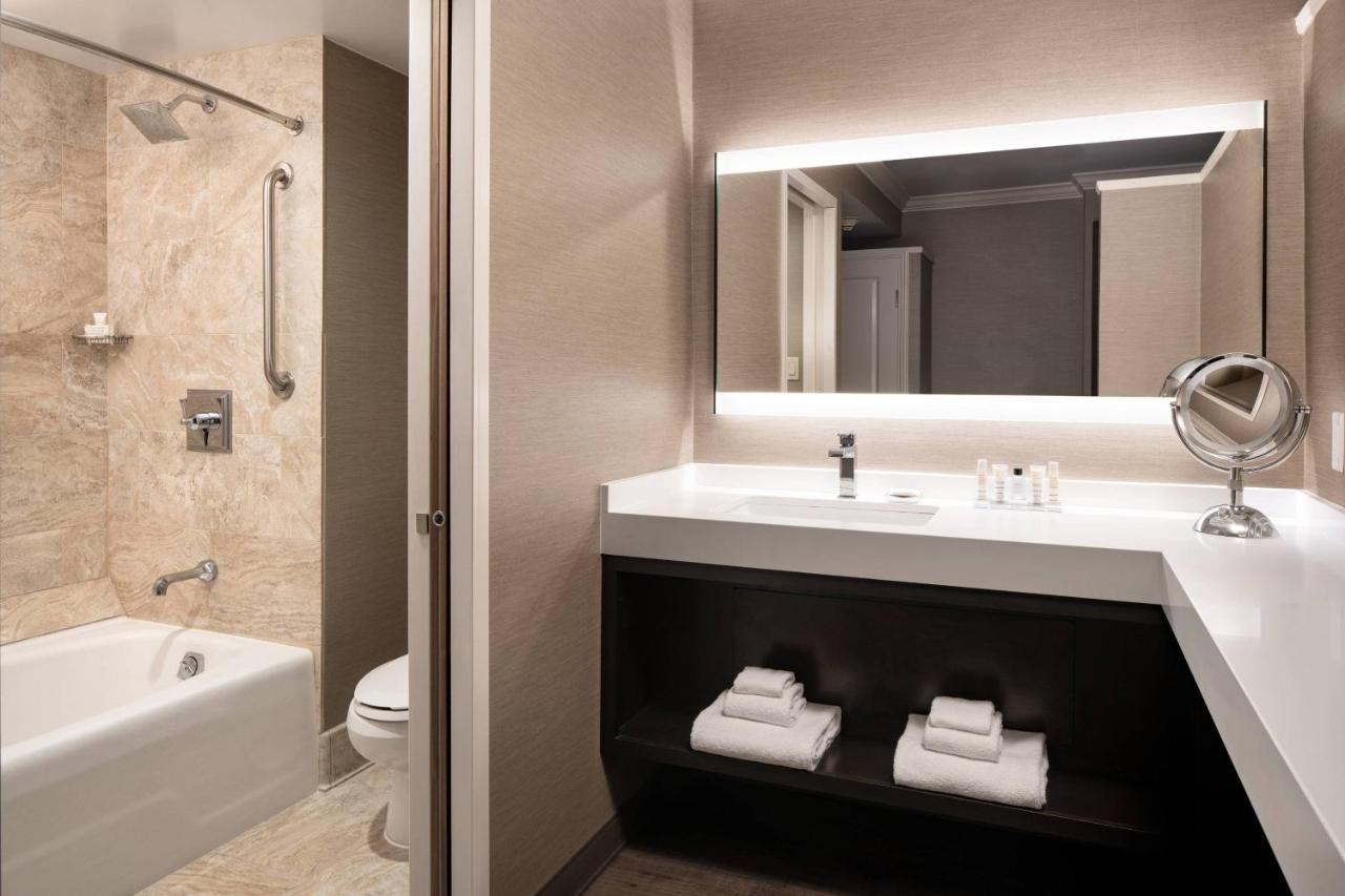 Double Room with Bay View at Monterey Marriott