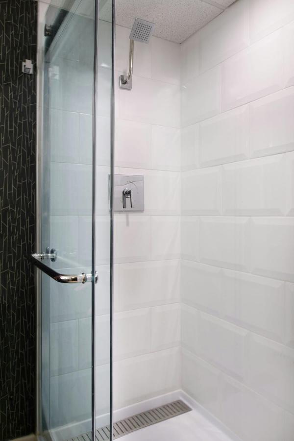 King or Double Room at Kansas City Airport Marriott