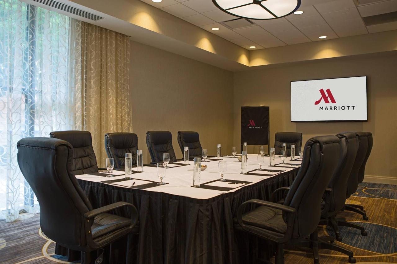 | Baltimore Marriott Inner Harbor at Camden Yards