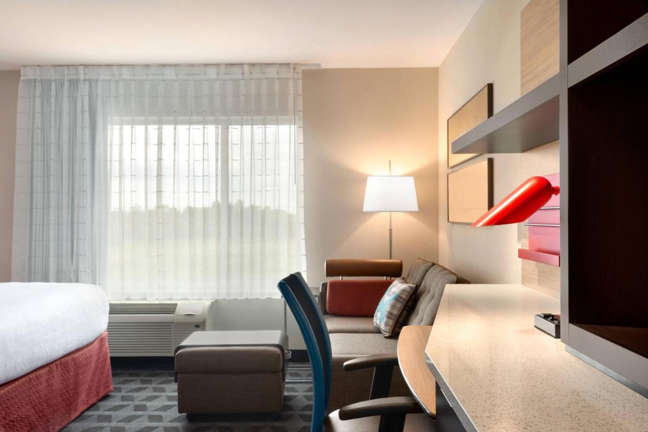| TownePlace Suites by Marriott Milwaukee Grafton