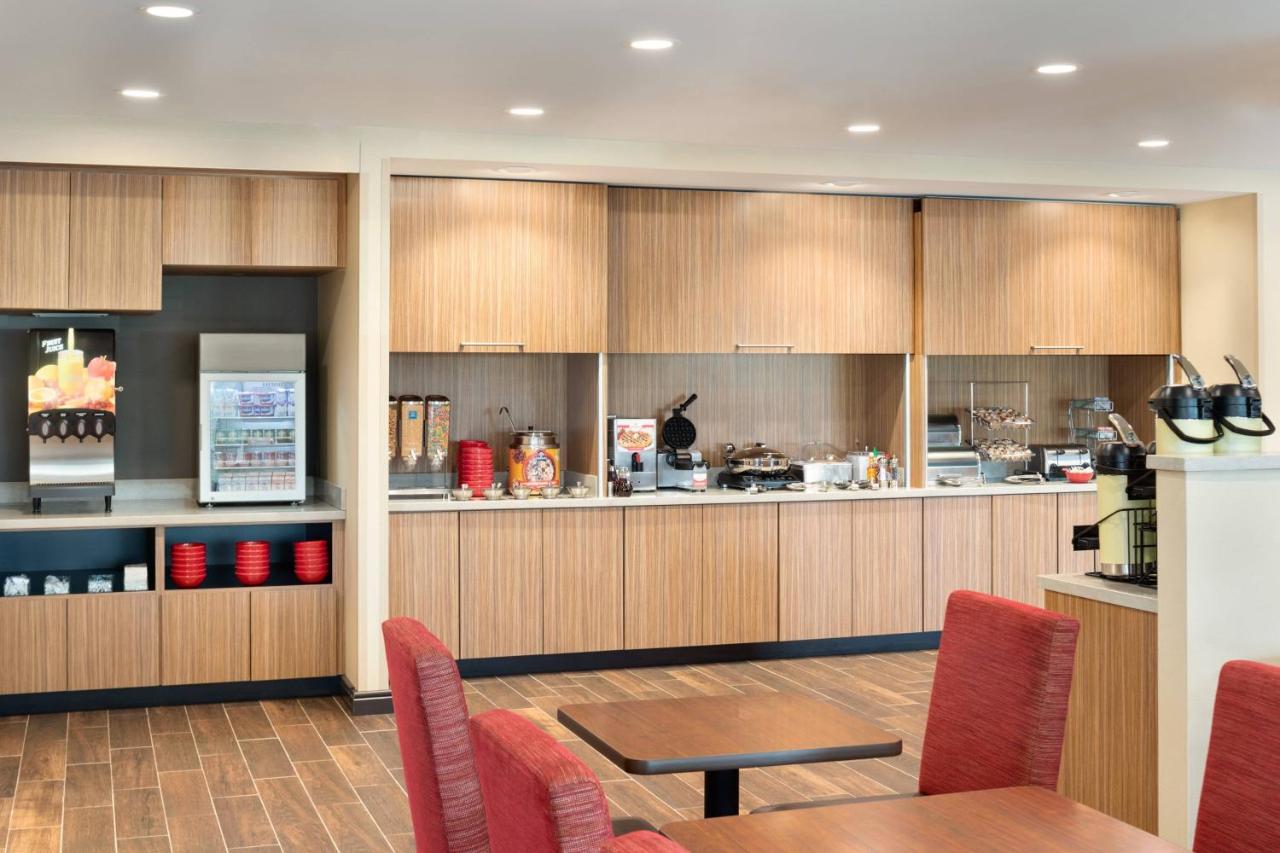 | TownePlace Suites by Marriott Milwaukee Grafton