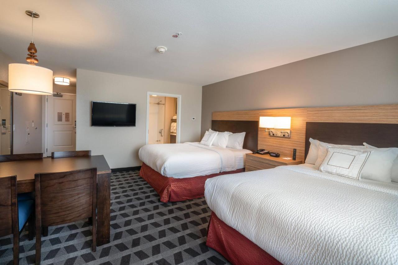 | TownePlace Suites by Marriott Milwaukee Oak Creek