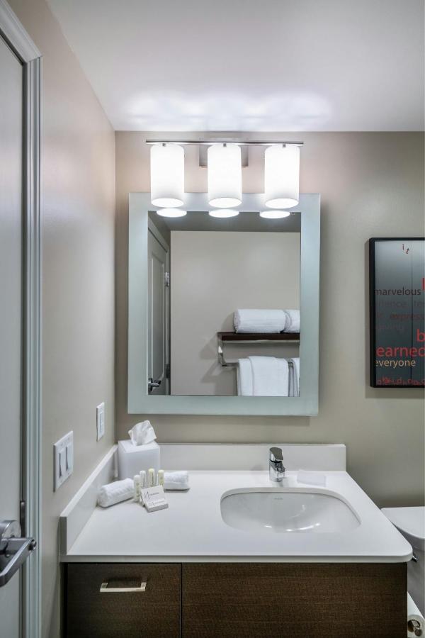 | TownePlace Suites by Marriott Milwaukee Oak Creek