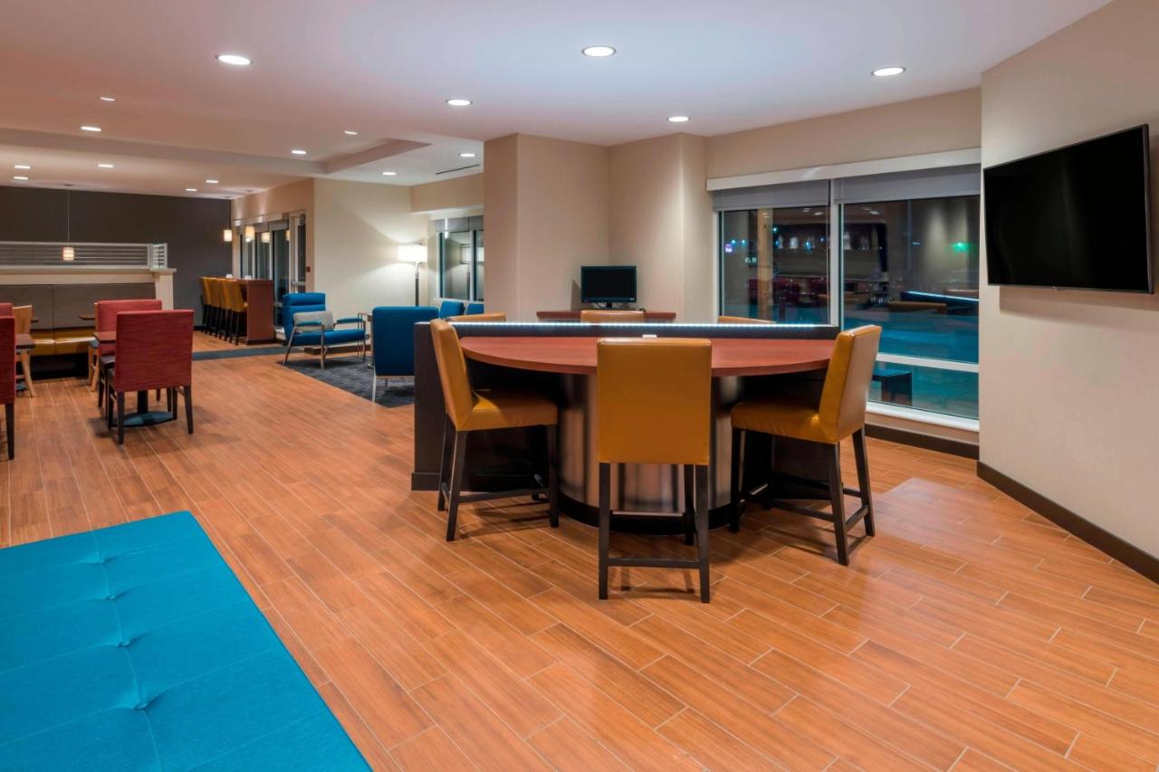 | TownePlace Suites by Marriott Hays