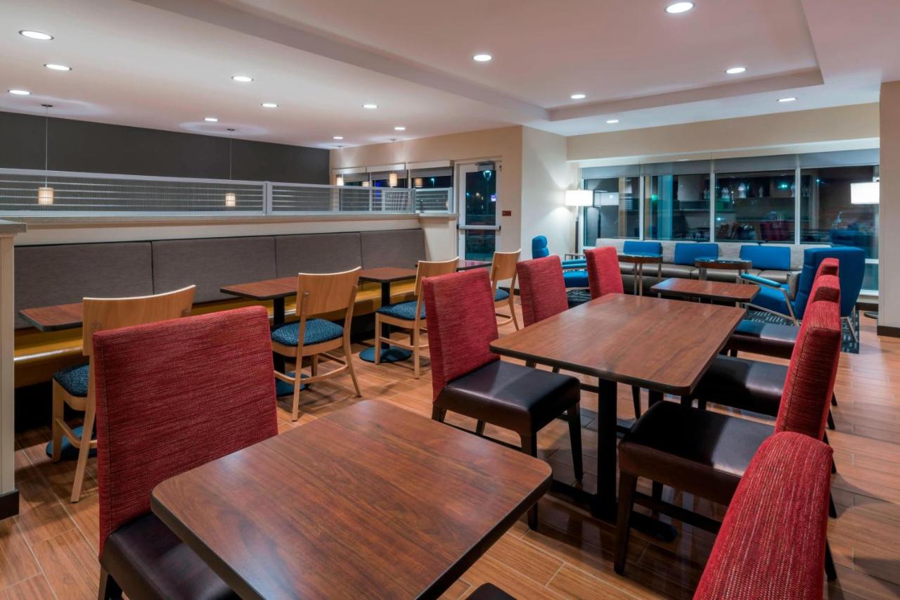 | TownePlace Suites by Marriott Hays