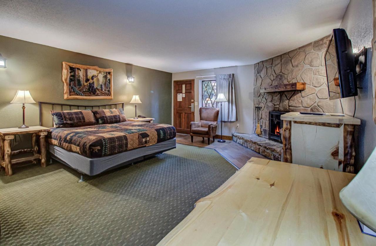 King Room with Fireplace at Brookside Lodge