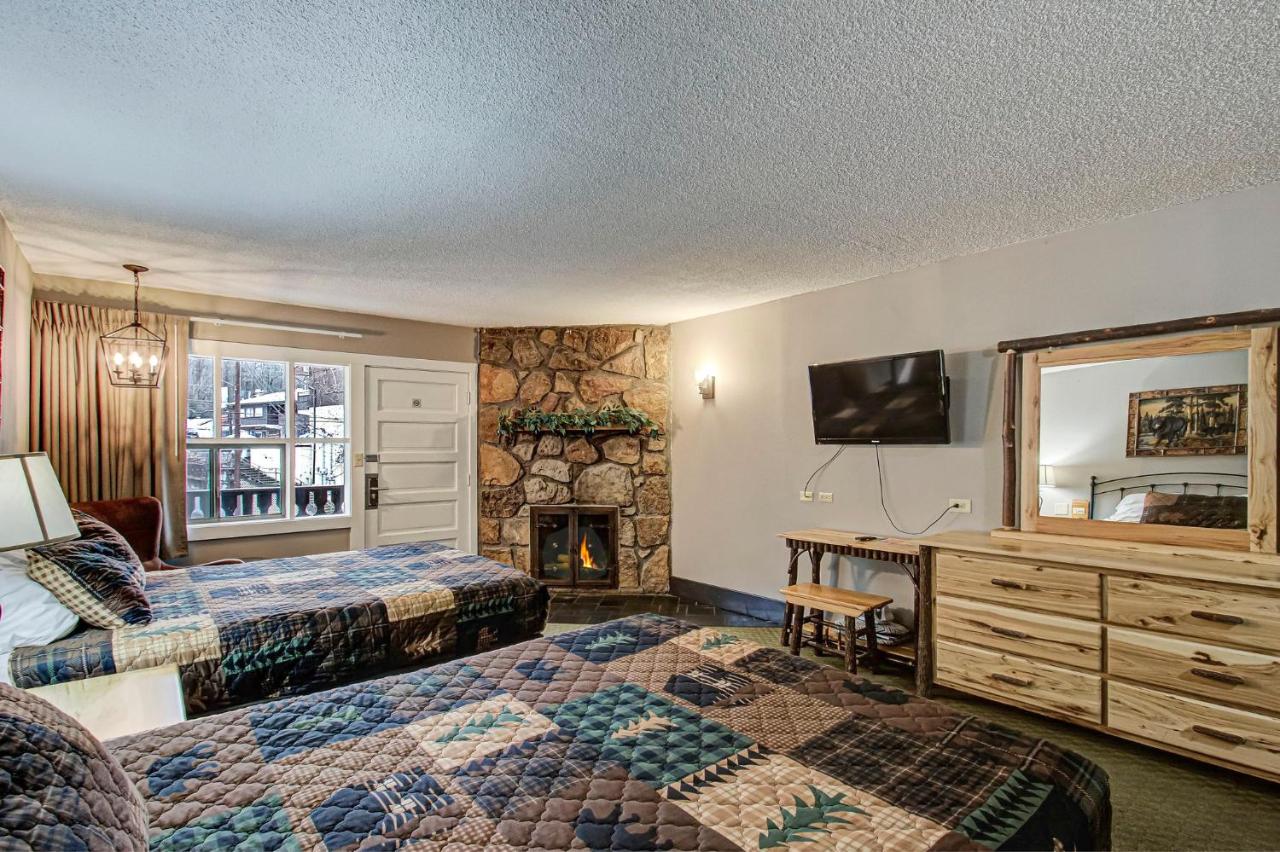 Deluxe Queen Room with Two Queen Beds at Brookside Lodge