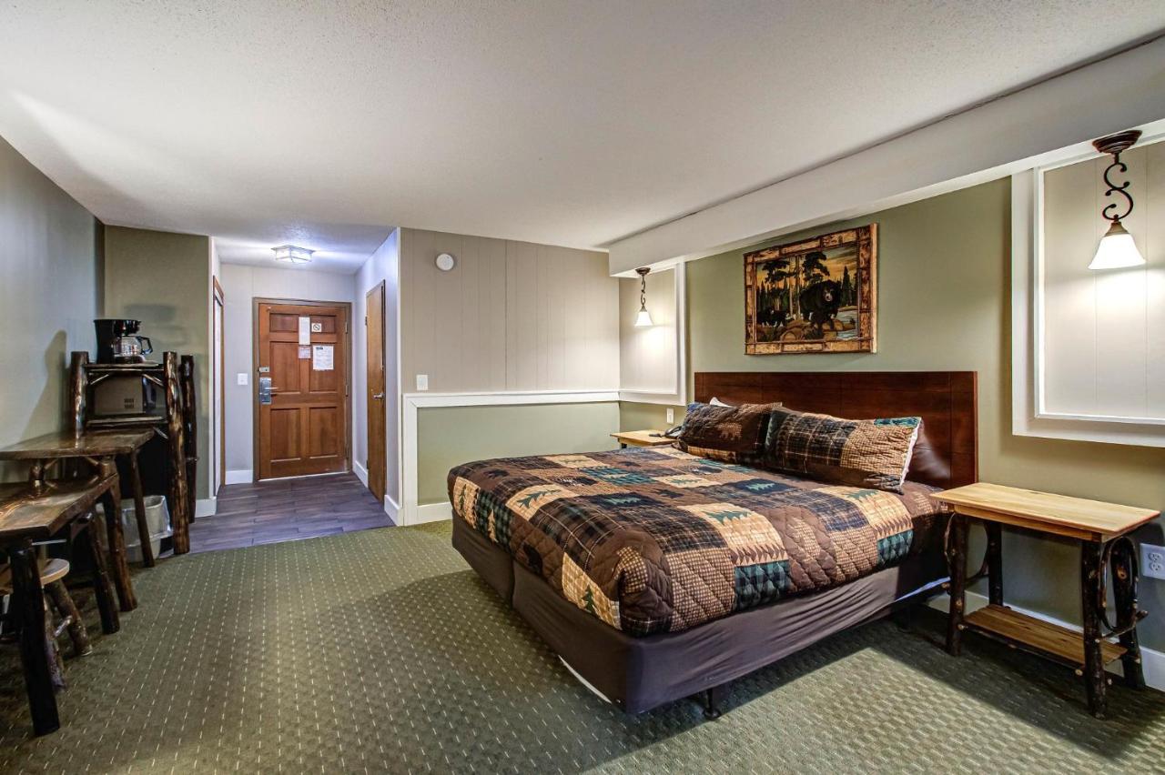 King Room with Fireplace at Brookside Lodge