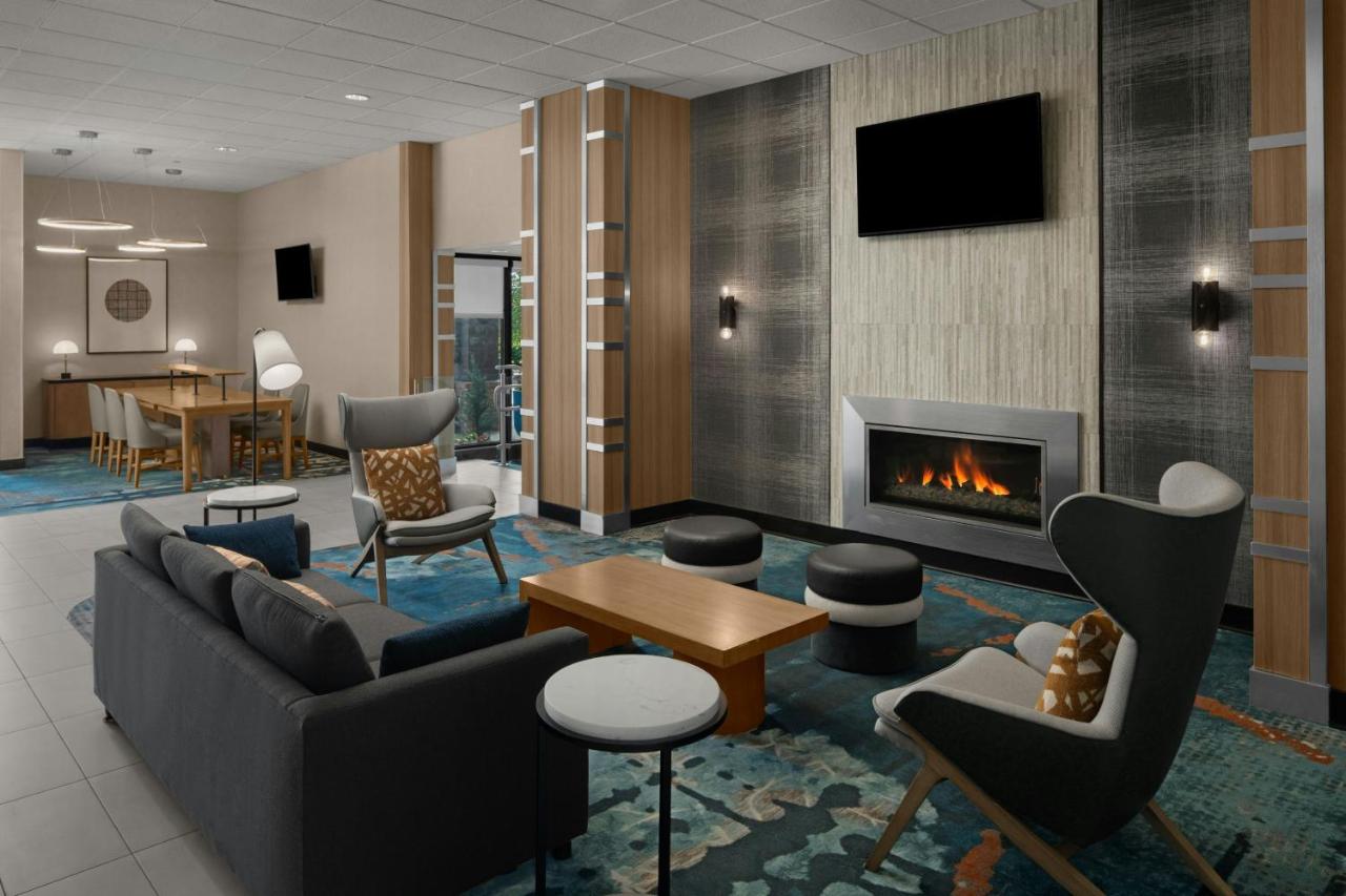 | Sheraton Milwaukee Brookfield
