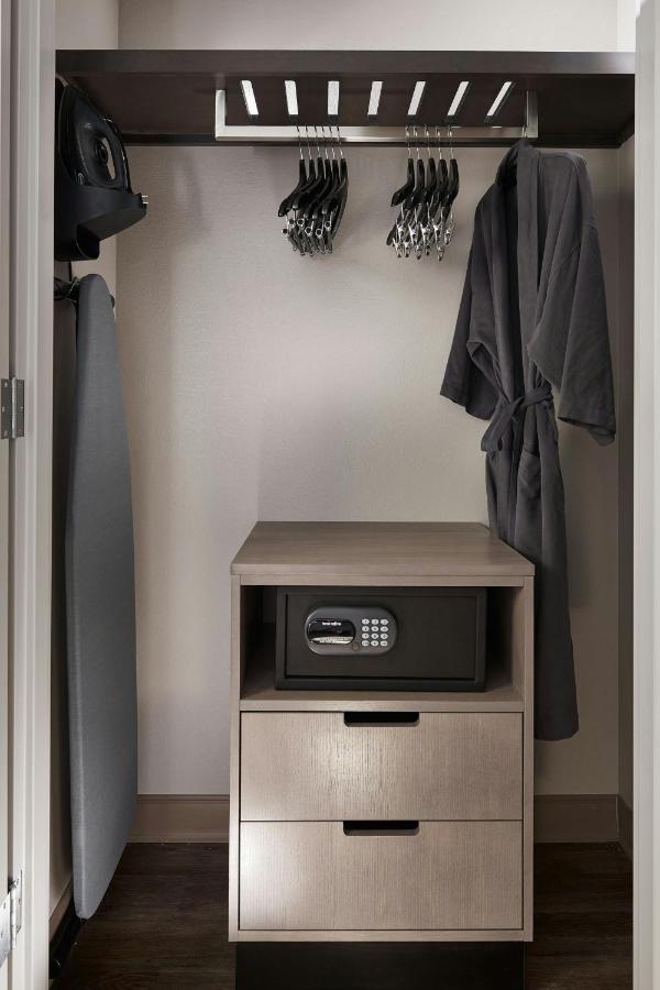 King Room - Concierge Level at Orlando Marriott Lake Mary
