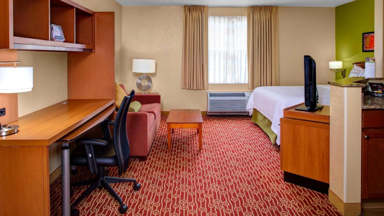 Queen Studio with Sofa Bed at Towneplace Suites By Marriott Cleveland Westlake