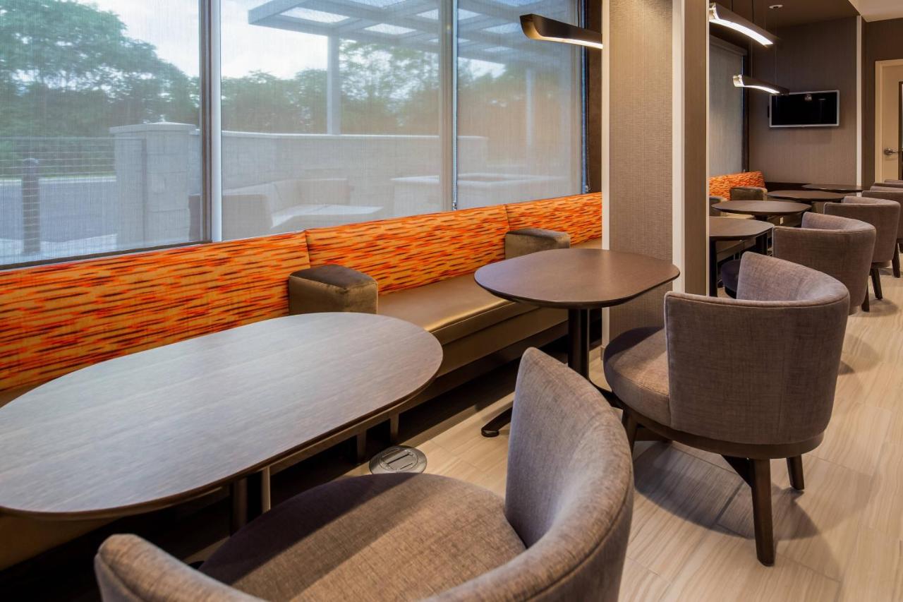 | Springhill Suites by Marriott Chambersburg