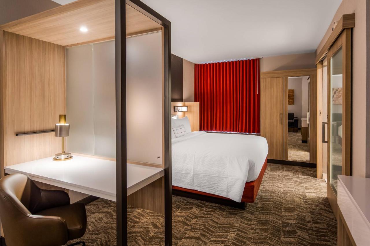 | Springhill Suites by Marriott Chambersburg