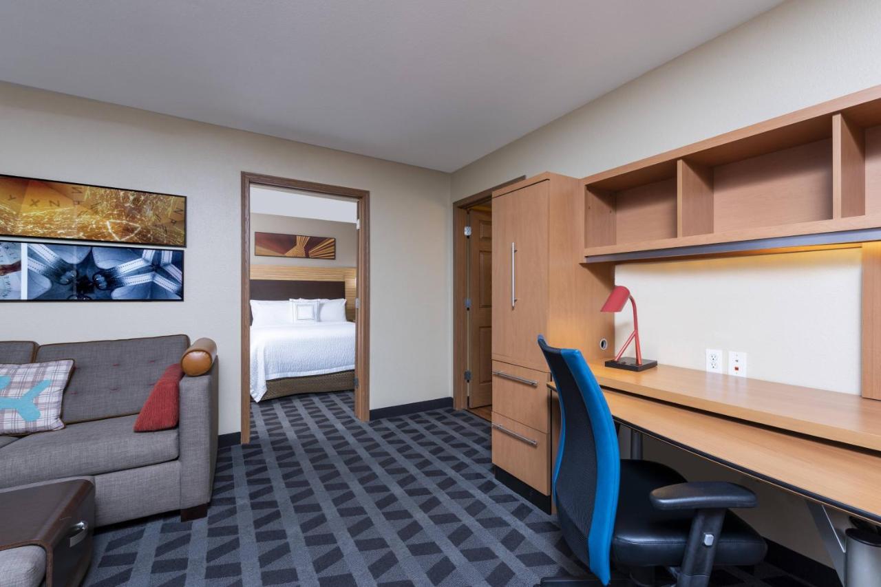 | Towneplace Suites by Marriott East Lansing