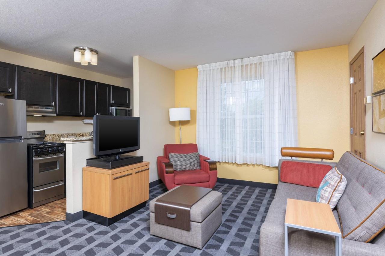 Two-Bedroom Queen Suite with Sofa Bed at Towneplace Suites by Marriott East Lansing