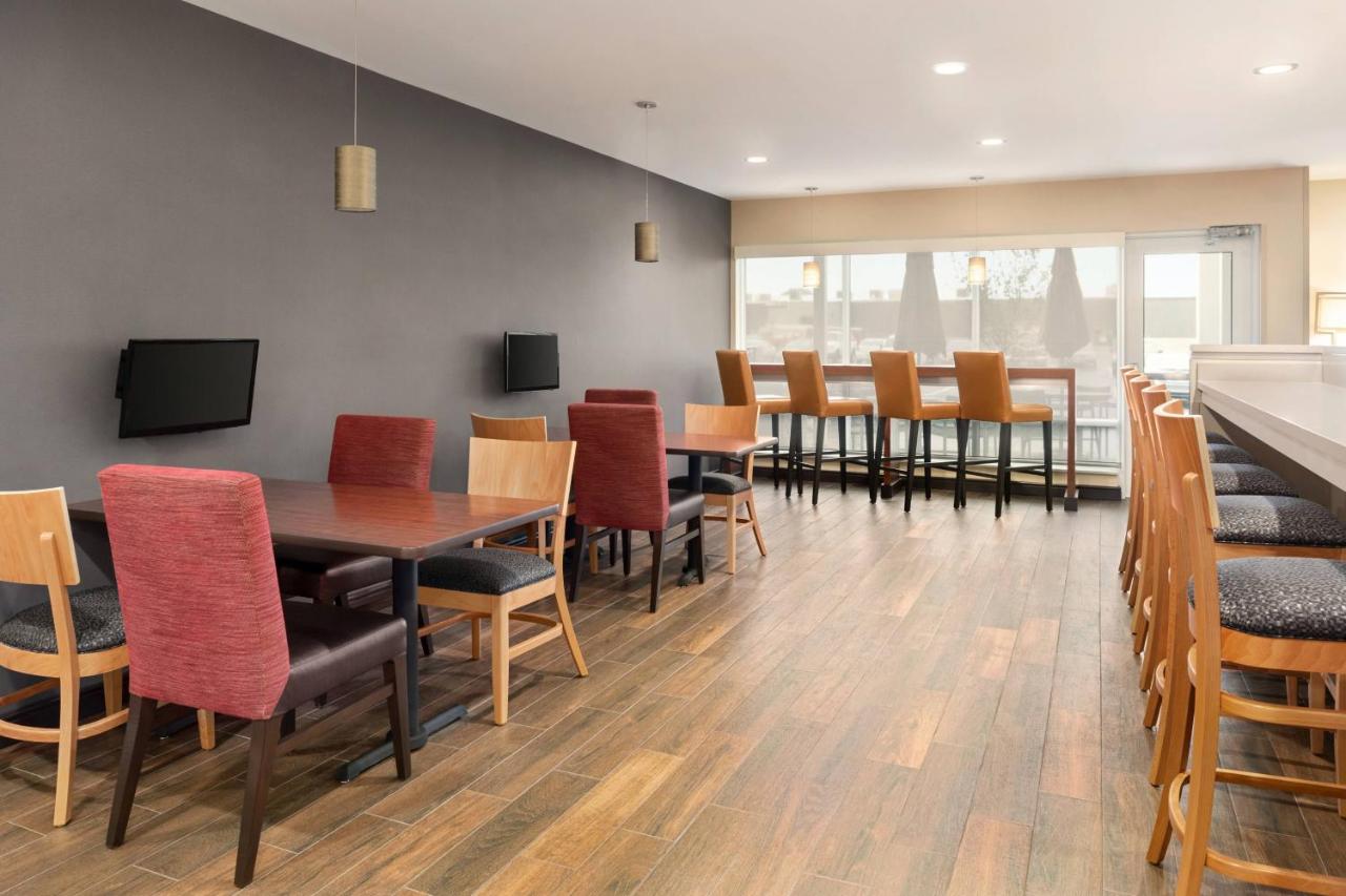 | TownePlace Suites by Marriott Janesville