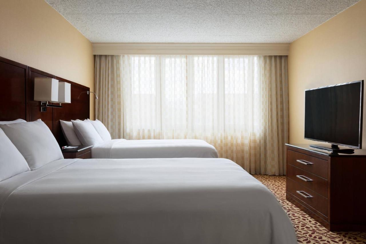 | Long Island Marriott Hotel
