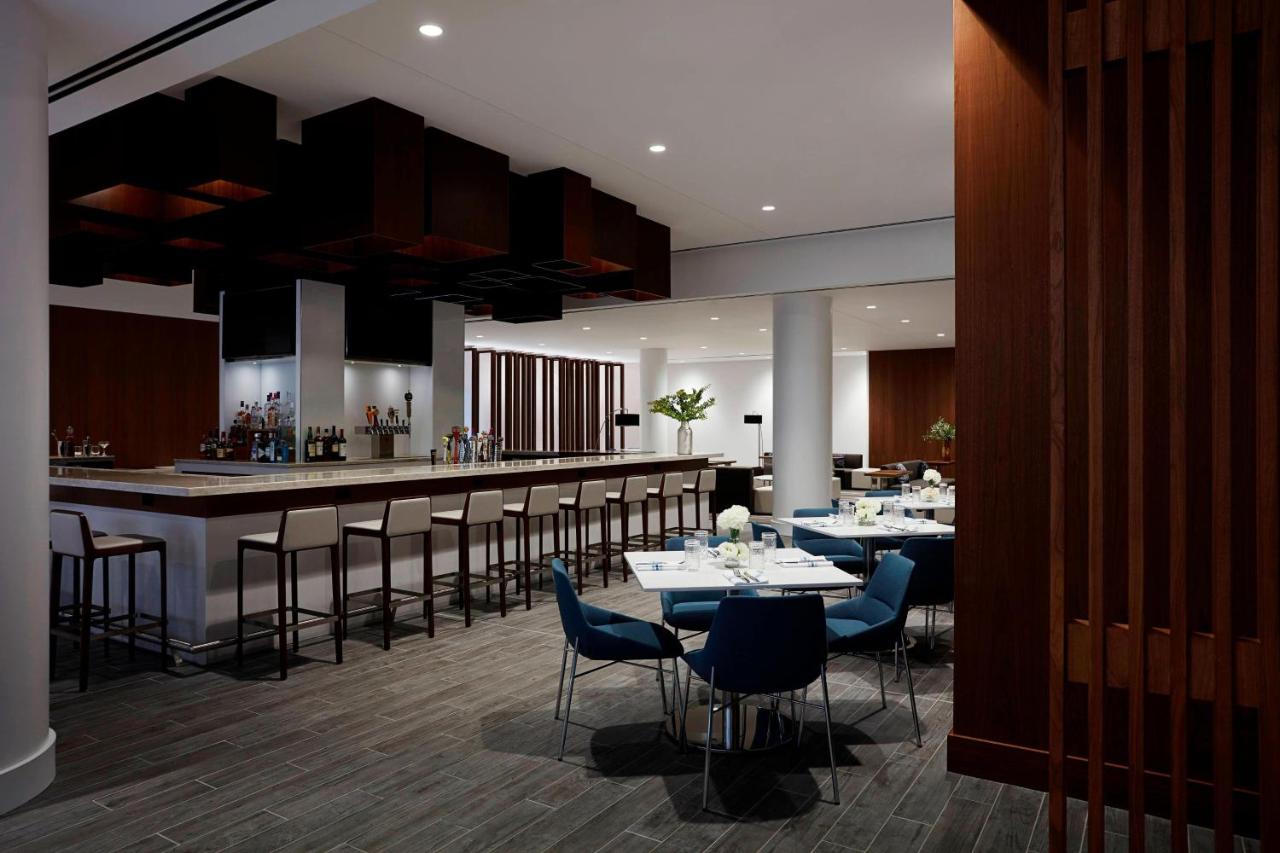 | Long Island Marriott Hotel