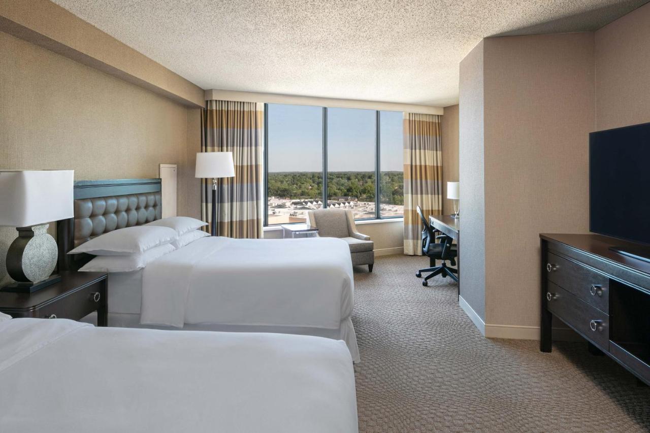| Sheraton Greensboro at Four Seasons