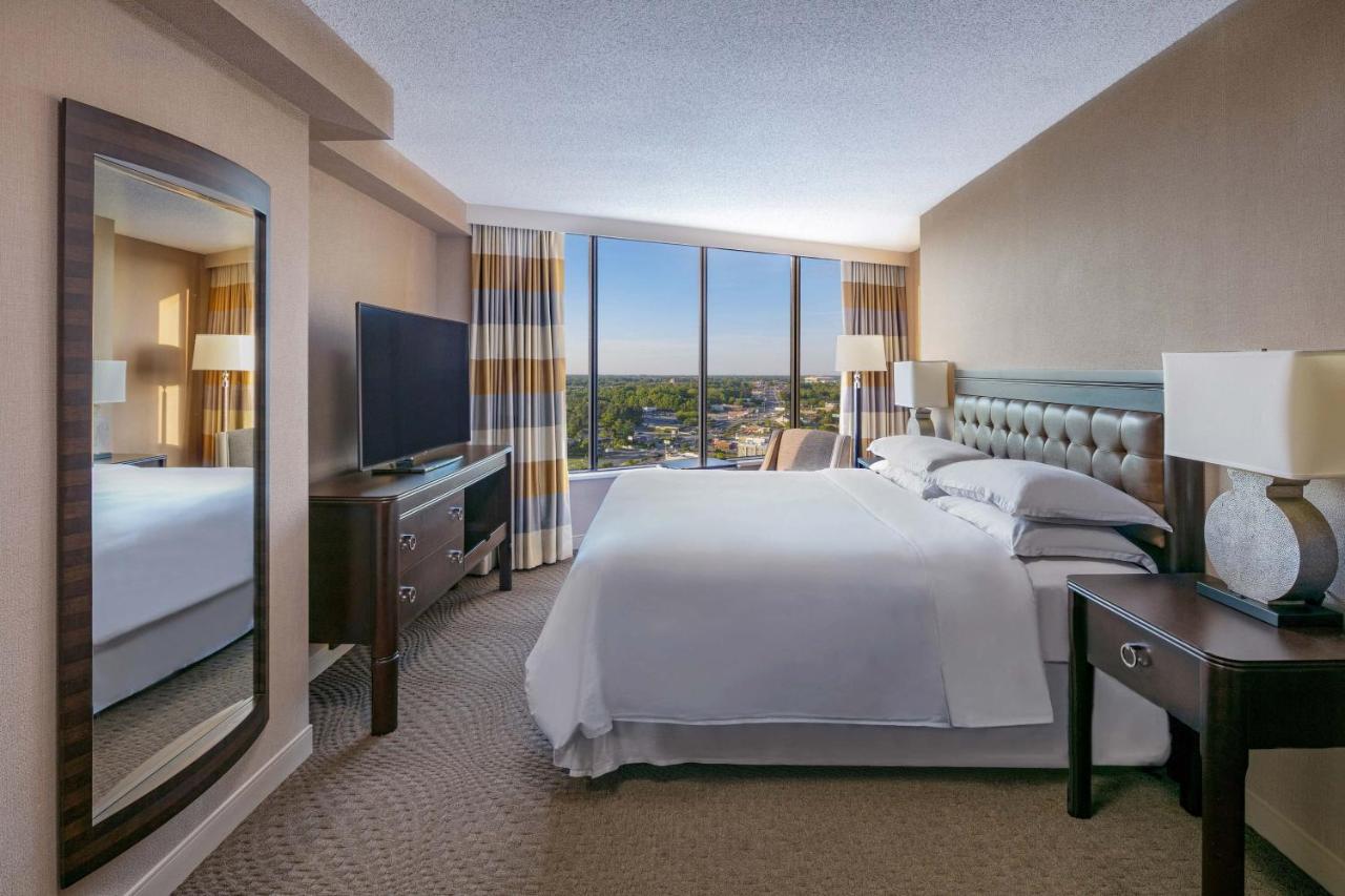 | Sheraton Greensboro at Four Seasons
