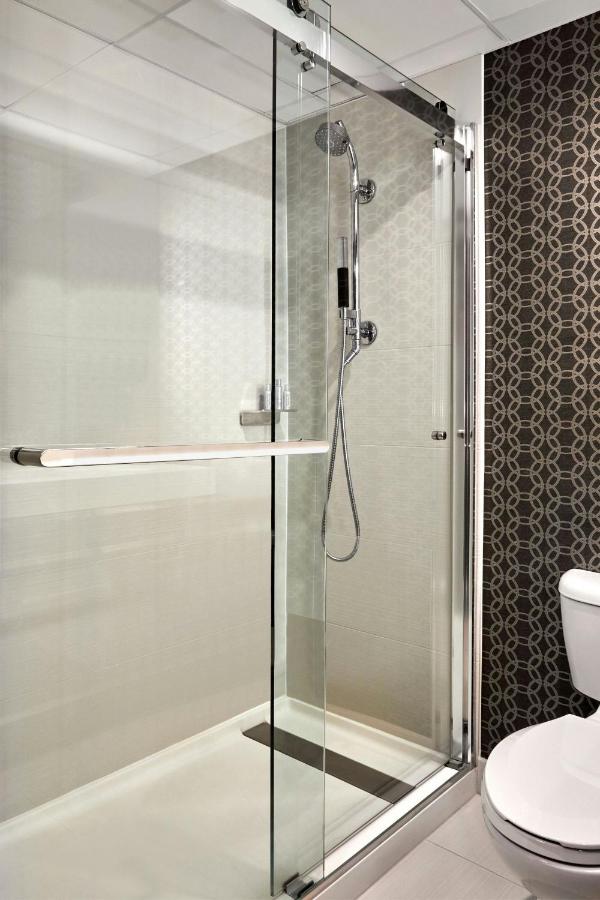 M Club Level, M Club lounge access, Guest room, 2 Double at Los Angeles Airport Marriott