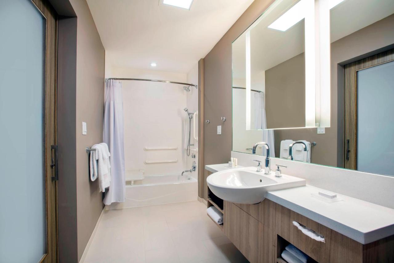  | SpringHill Suites by Marriott Miami Doral