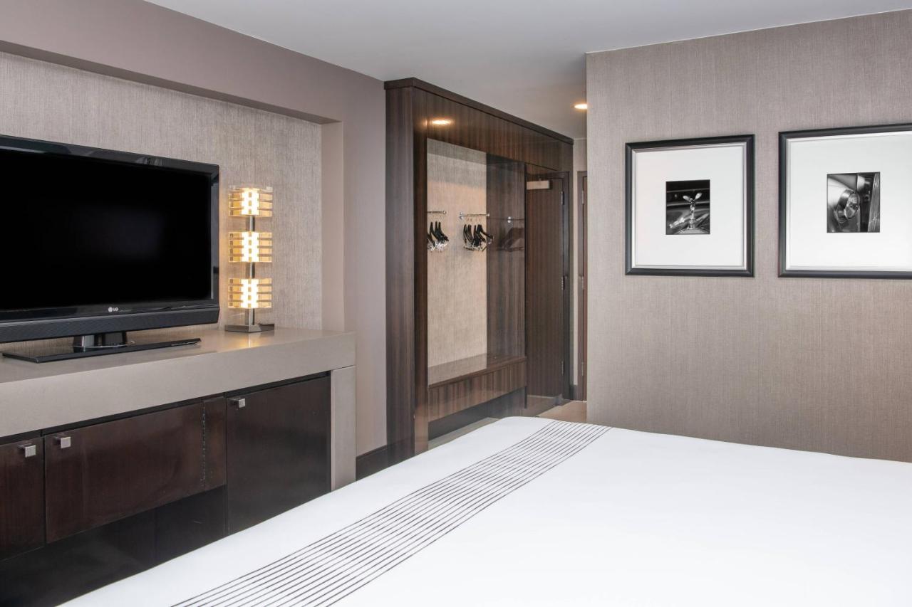 Executive King Room at Beverly Hills Marriott