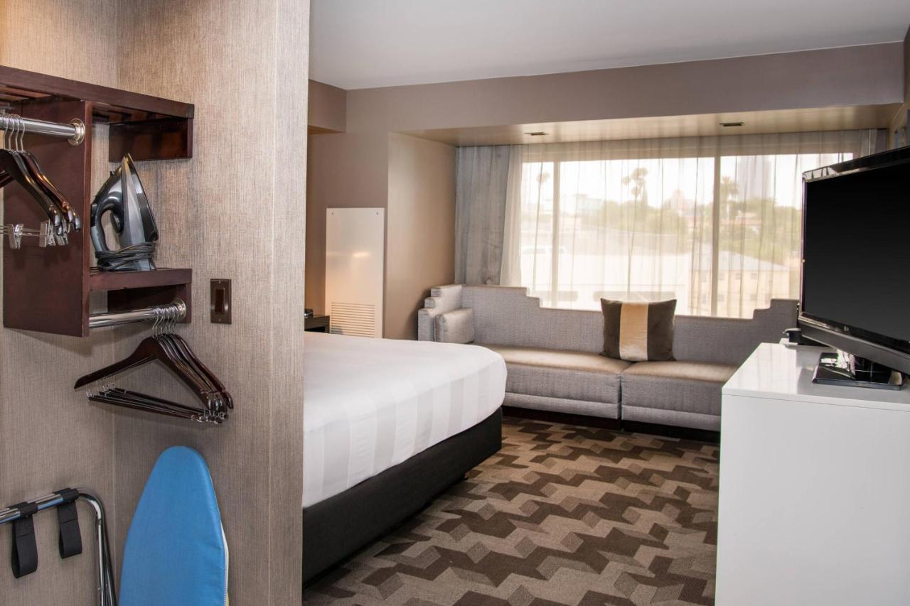| Beverly Hills Marriott