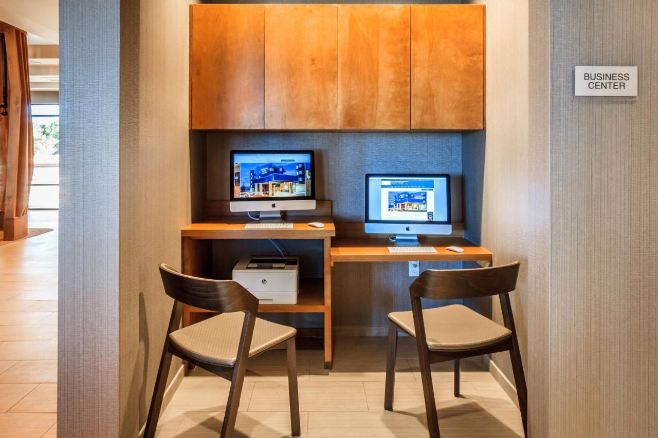  | SpringHill Suites by Marriott The Dunes On Monterey Bay