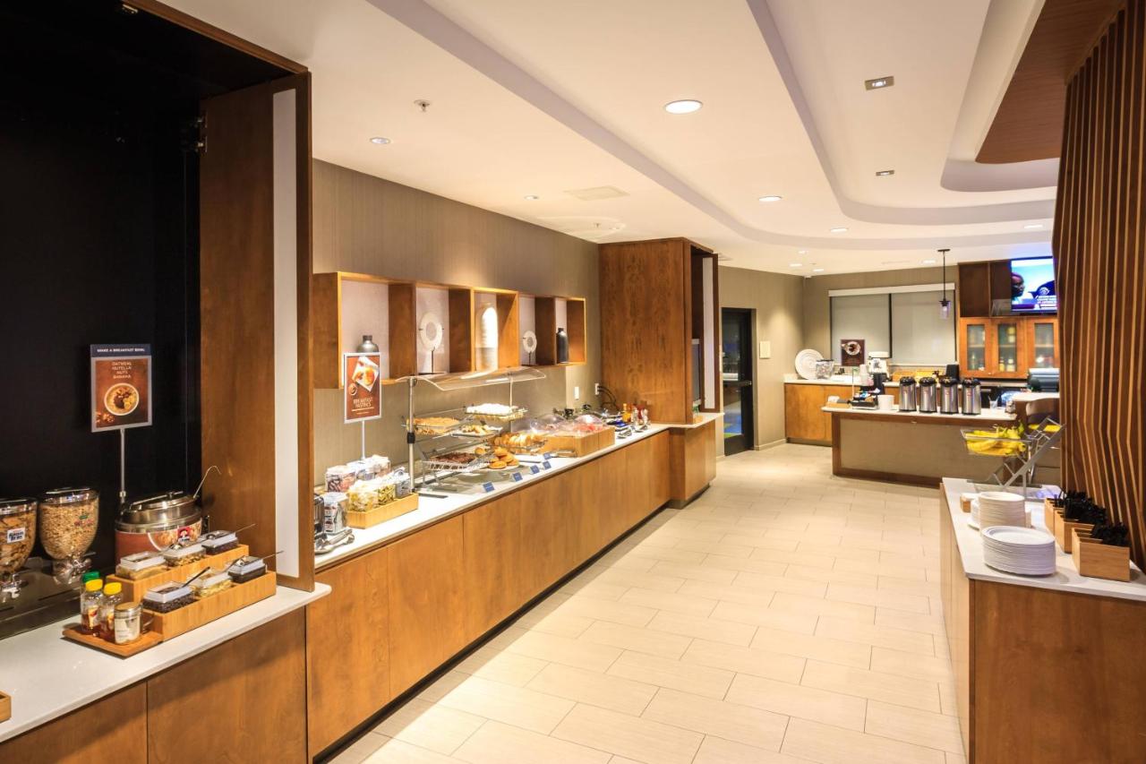  | SpringHill Suites by Marriott The Dunes On Monterey Bay