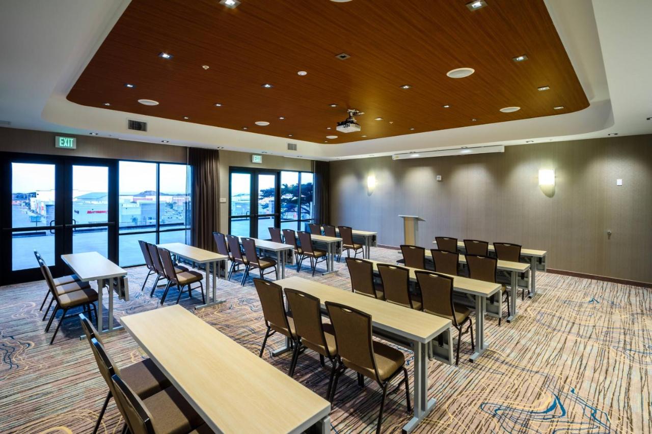  | SpringHill Suites by Marriott The Dunes On Monterey Bay