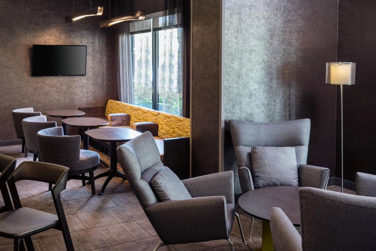 | SpringHill Suites by Marriott Bakersfield