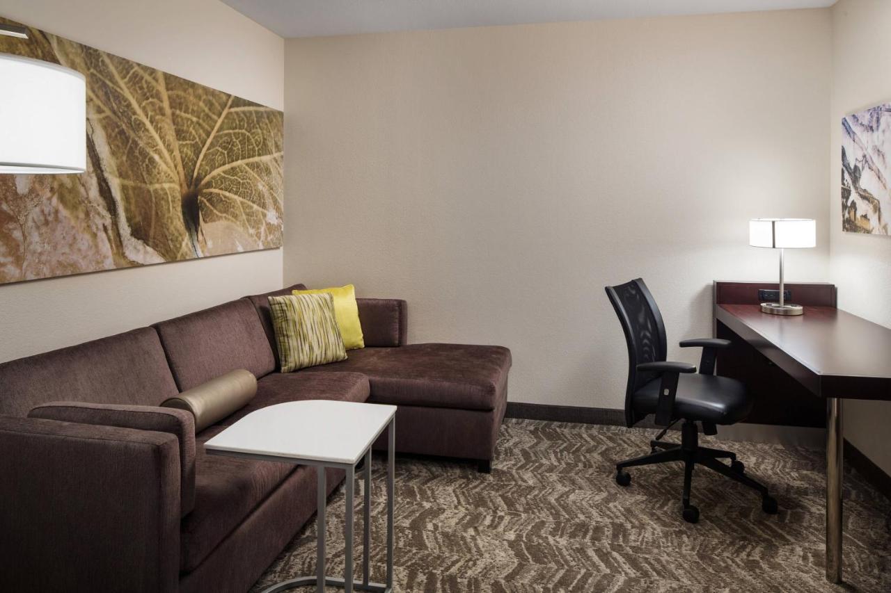 | SpringHill Suites by Marriott Bakersfield