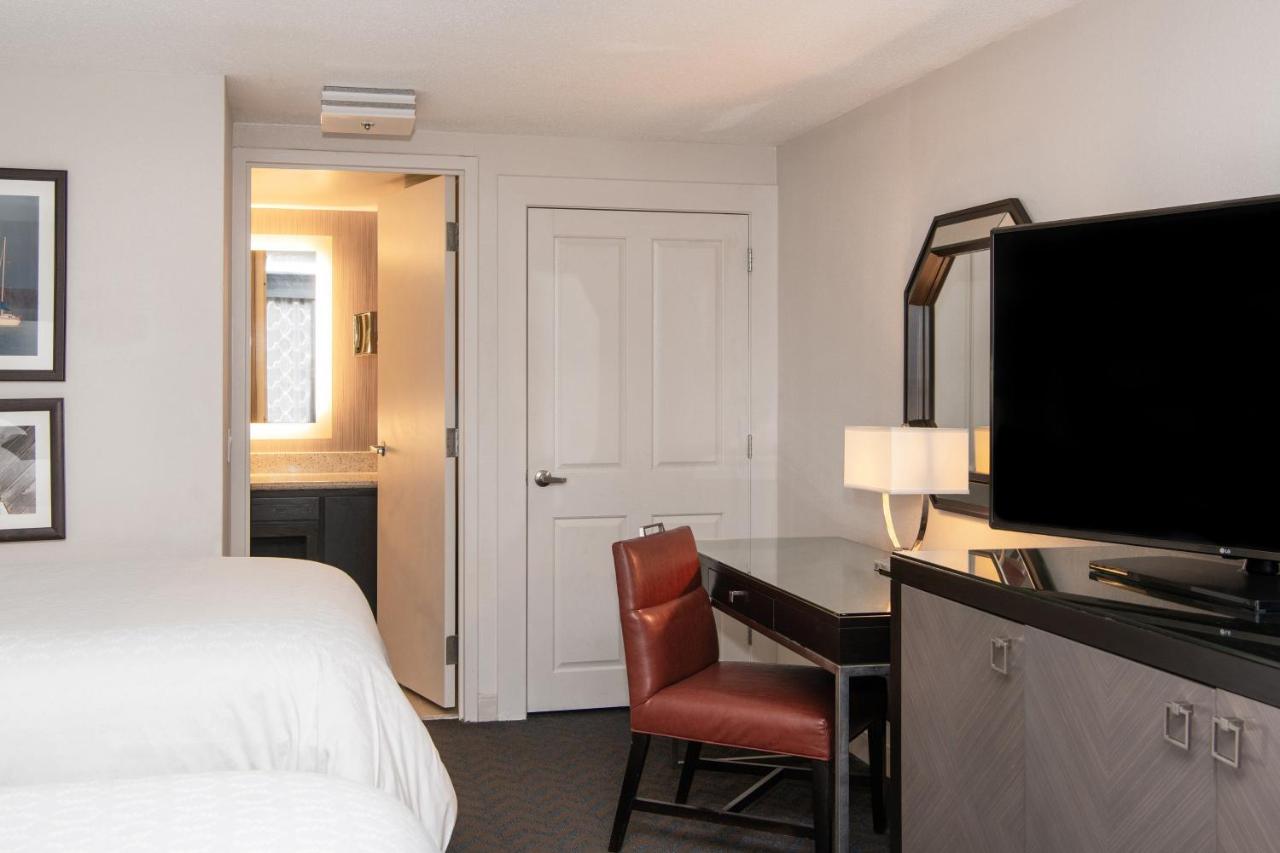 | Sheraton Minneapolis West Hotel
