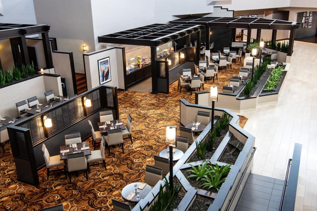 | Sheraton Minneapolis West Hotel
