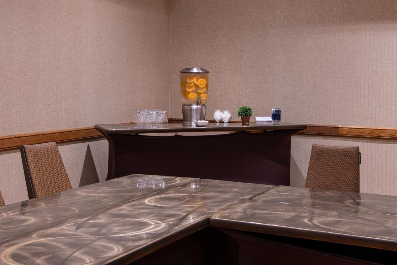  | Sheraton Minneapolis West Hotel