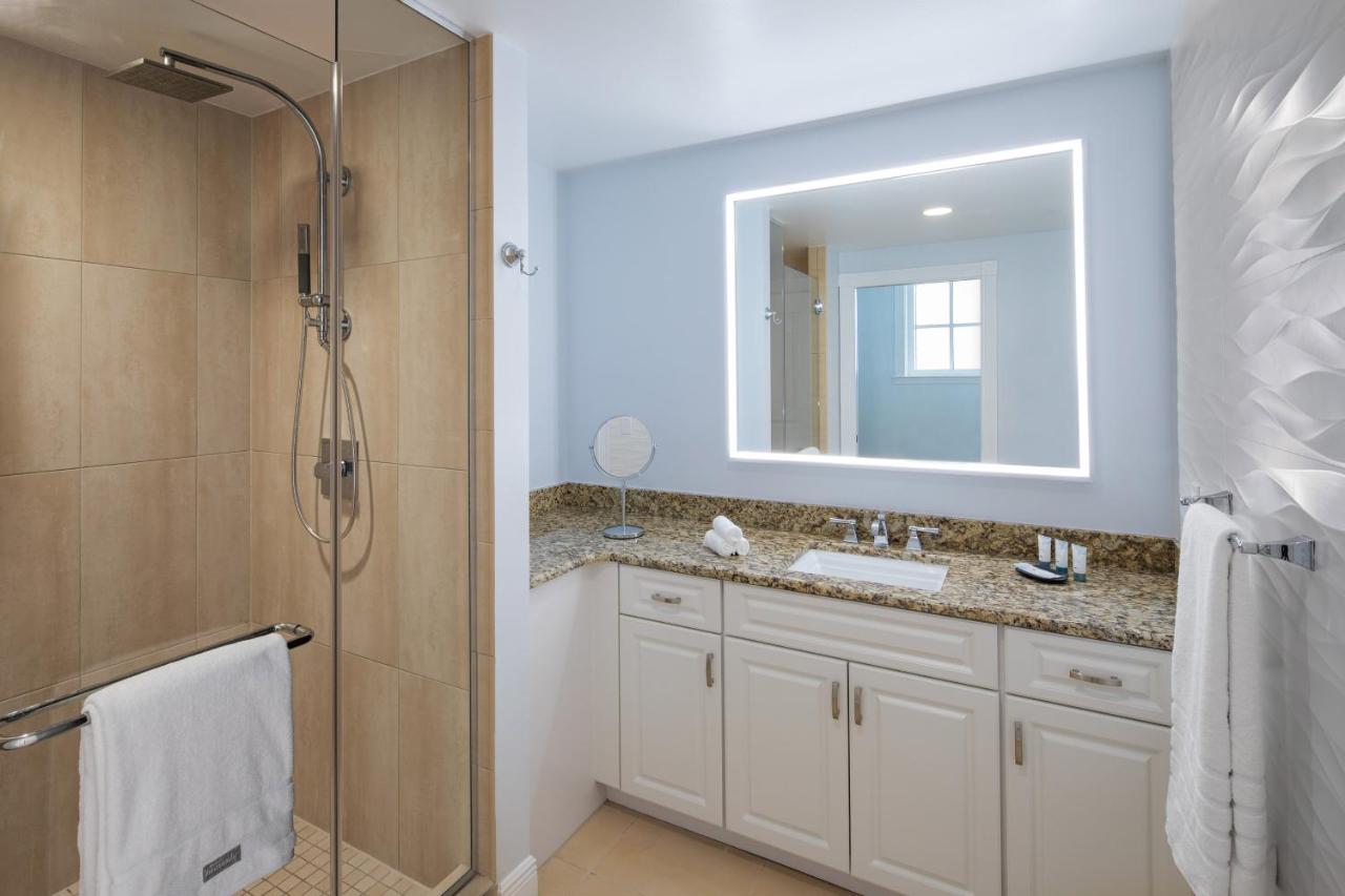 Oasis Suite, 2 Bedroom Larger Suite, Marina view, Balcony at The Westin Cape Coral Resort At Marina Village
