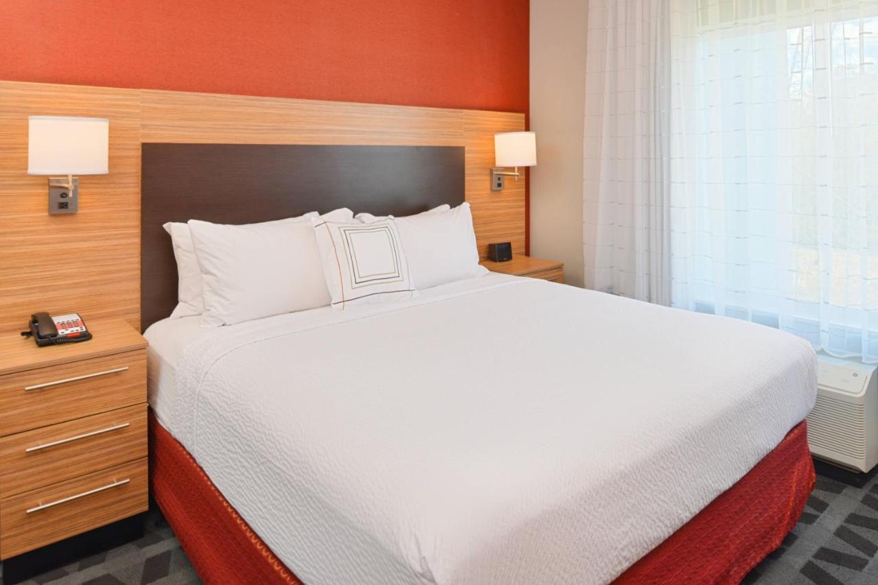 King Studio with Sofa Bed at TownePlace Suites by Marriott Laplace