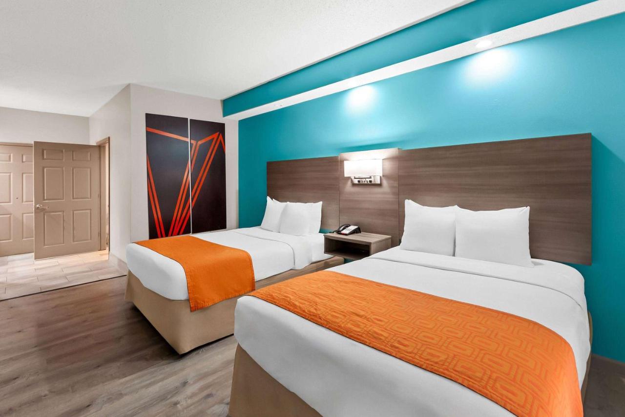 Deluxe Double Room with Two Double Beds - Disability Access - Non-Smoking at Howard Johnson by Wyndham Jackson