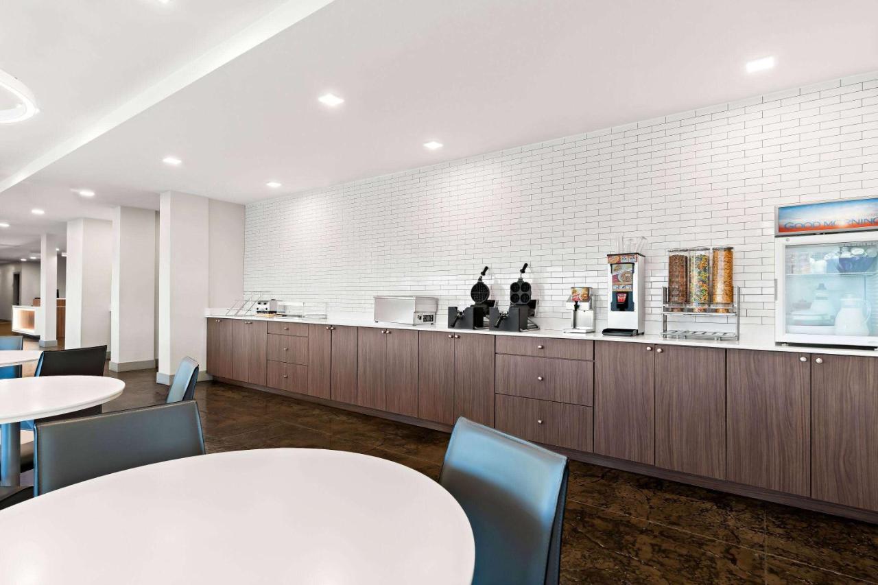 | Microtel Inn & Suites by Wyndham George