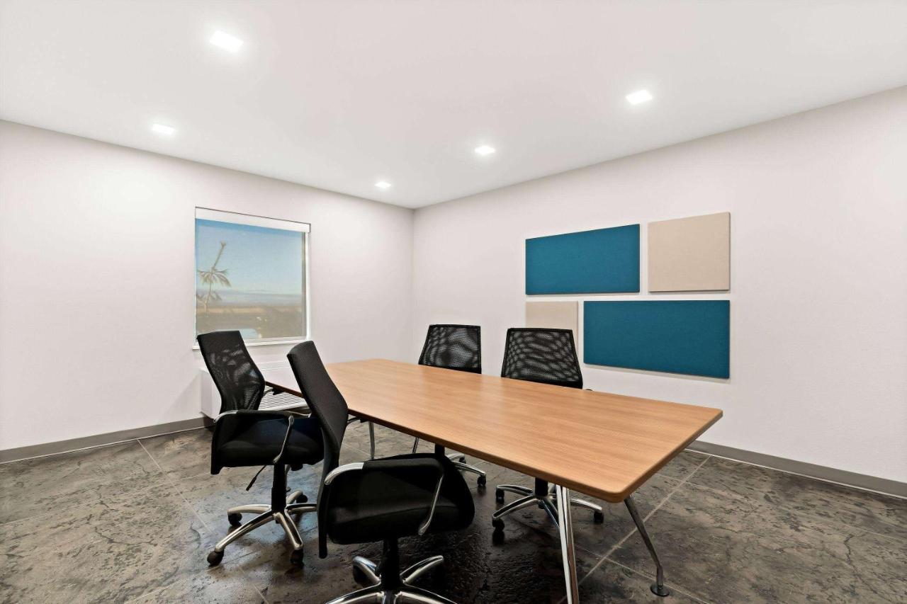 | Microtel Inn & Suites by Wyndham George