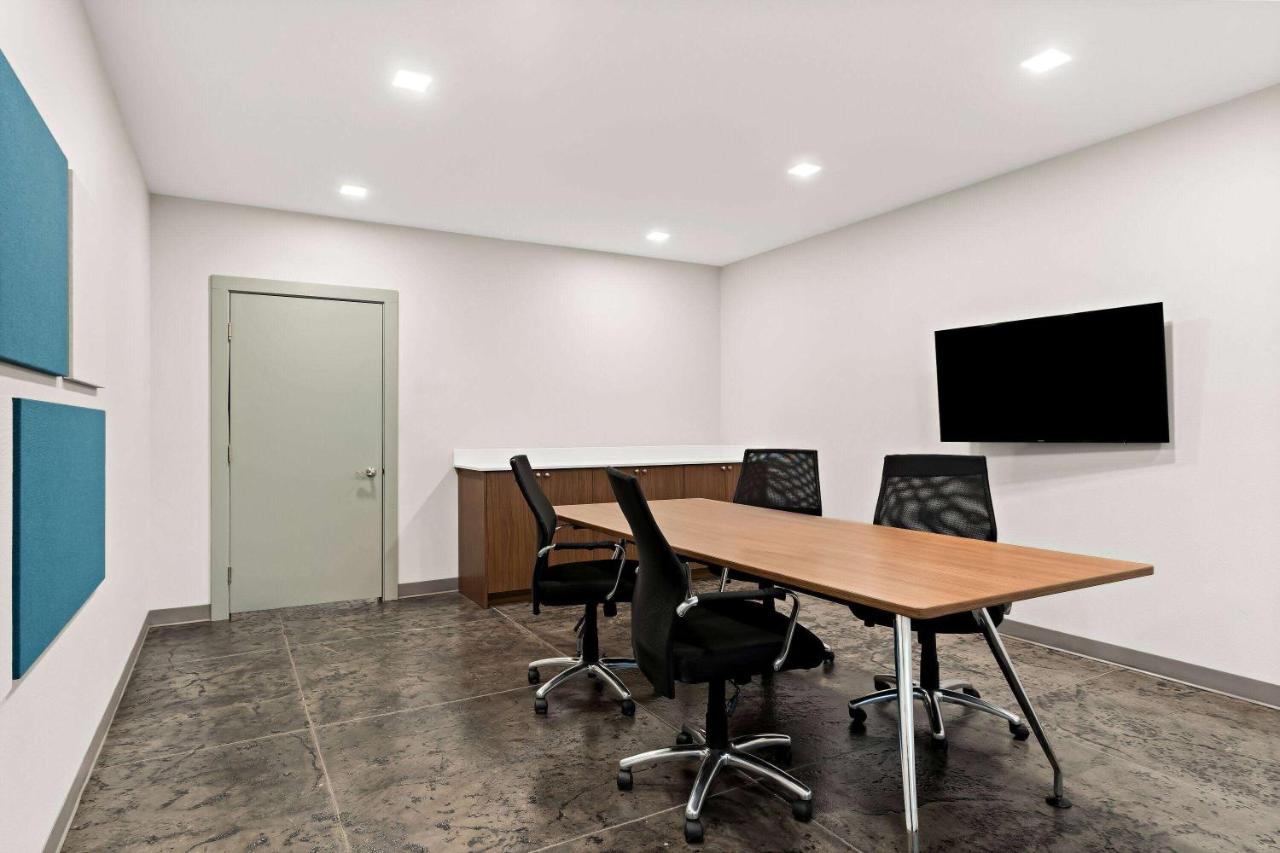 | Microtel Inn & Suites by Wyndham George