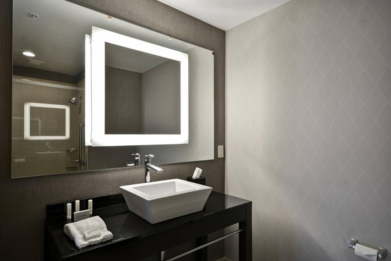 Deluxe Suite at Extended Stay America Select Suites - Indianapolis - Plainfield