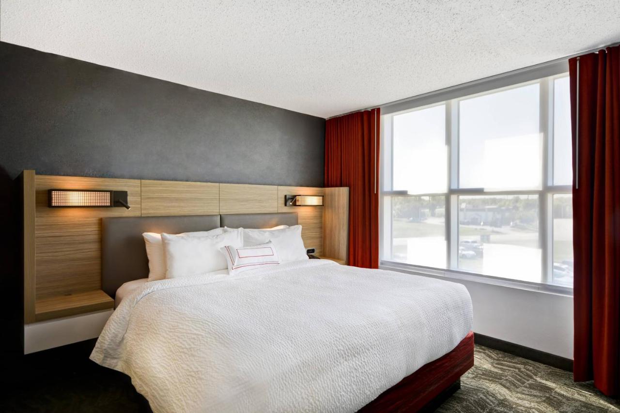 Two-Bedroom Suite at Extended Stay America Select Suites - Indianapolis - Plainfield