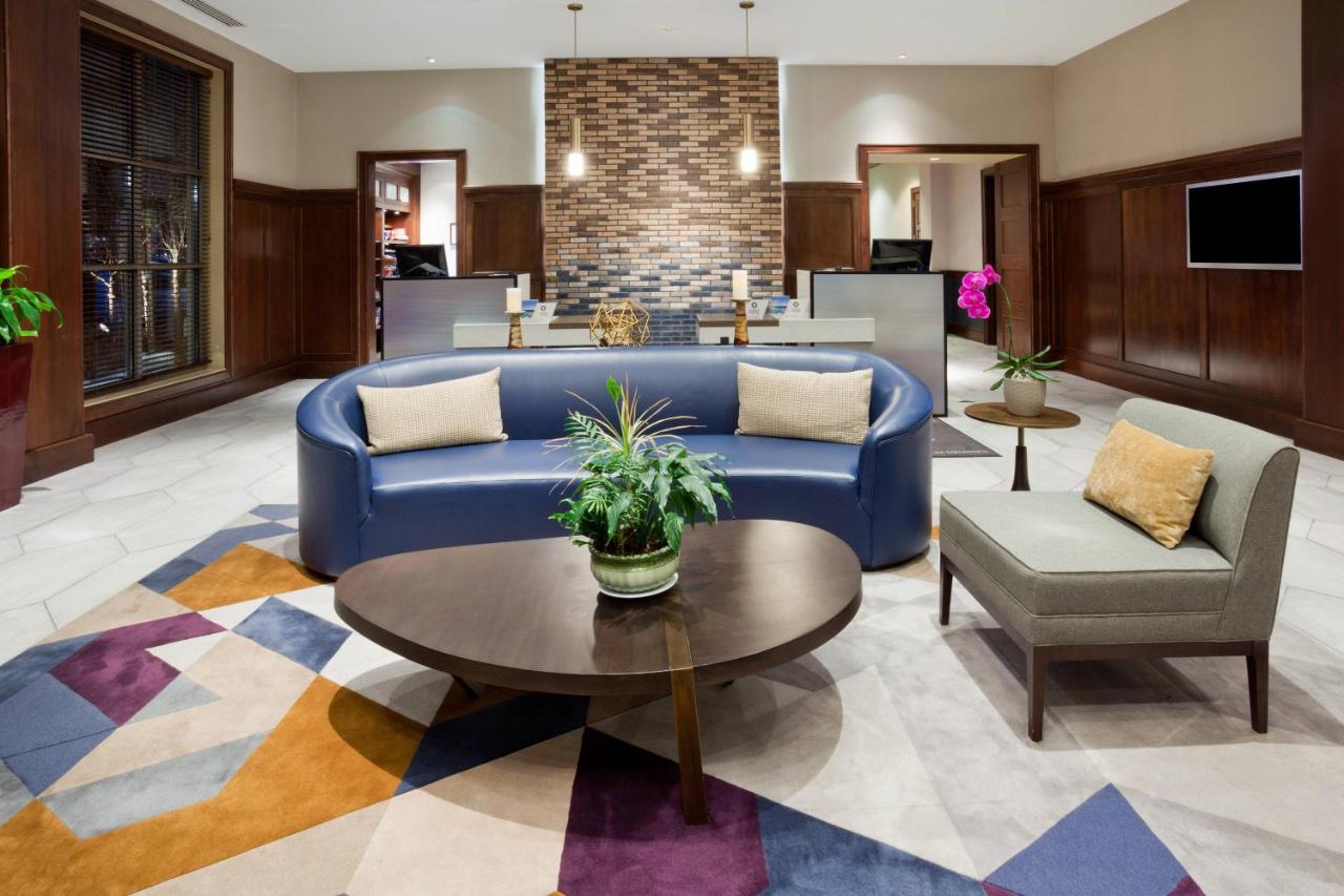 | Sheraton St. Paul Woodbury Hotel
