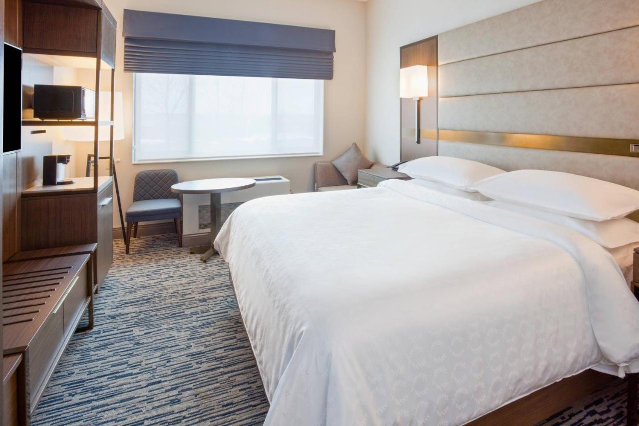 | Sheraton St. Paul Woodbury Hotel