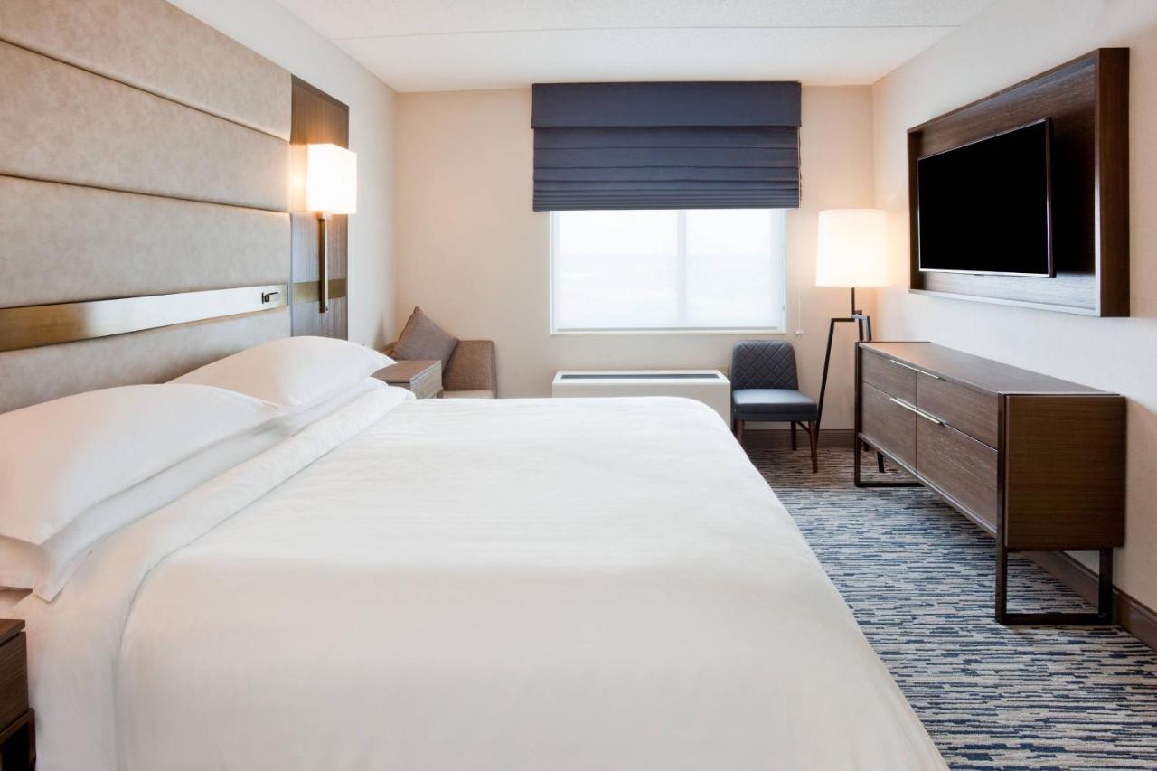 | Sheraton St. Paul Woodbury Hotel