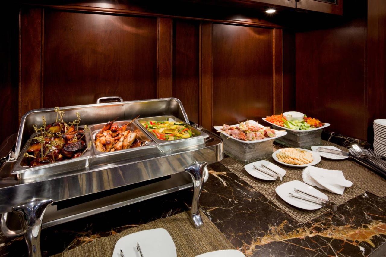 | Sheraton St. Paul Woodbury Hotel