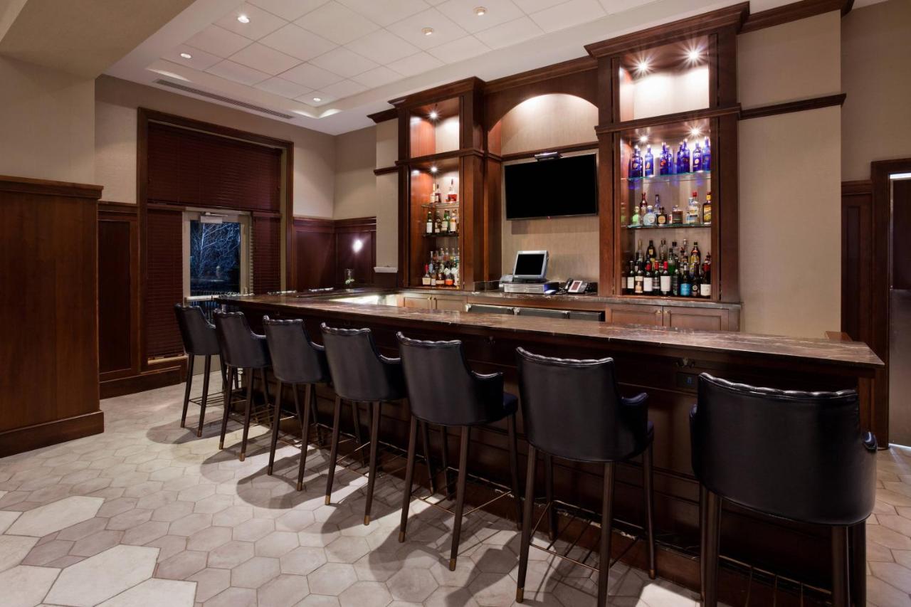 | Sheraton St. Paul Woodbury Hotel